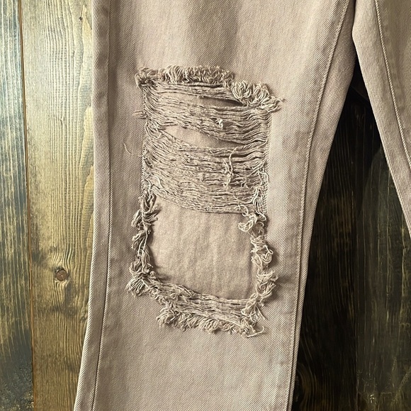 L’AGENCE Enya Distressed Cropped Jeans - Picture 8 of 13